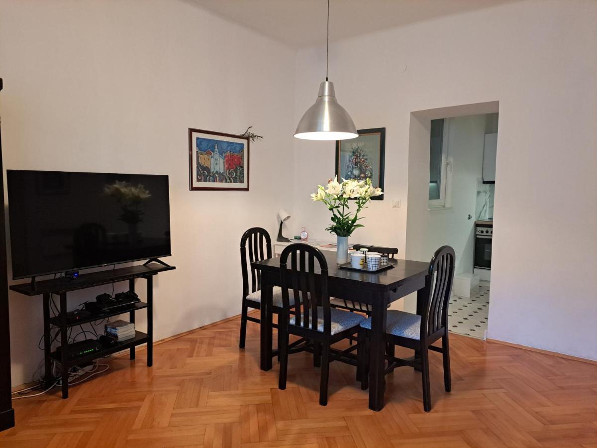 Emaus Garden - City Center & 2 Bth Split Exterior photo